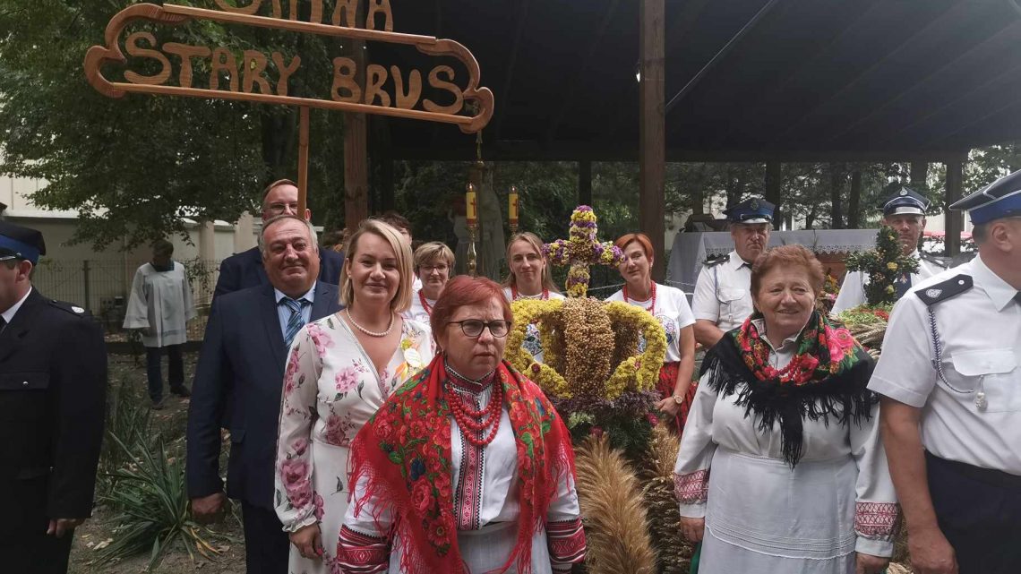 Gminna delegacja na powiatowym święcie plonów