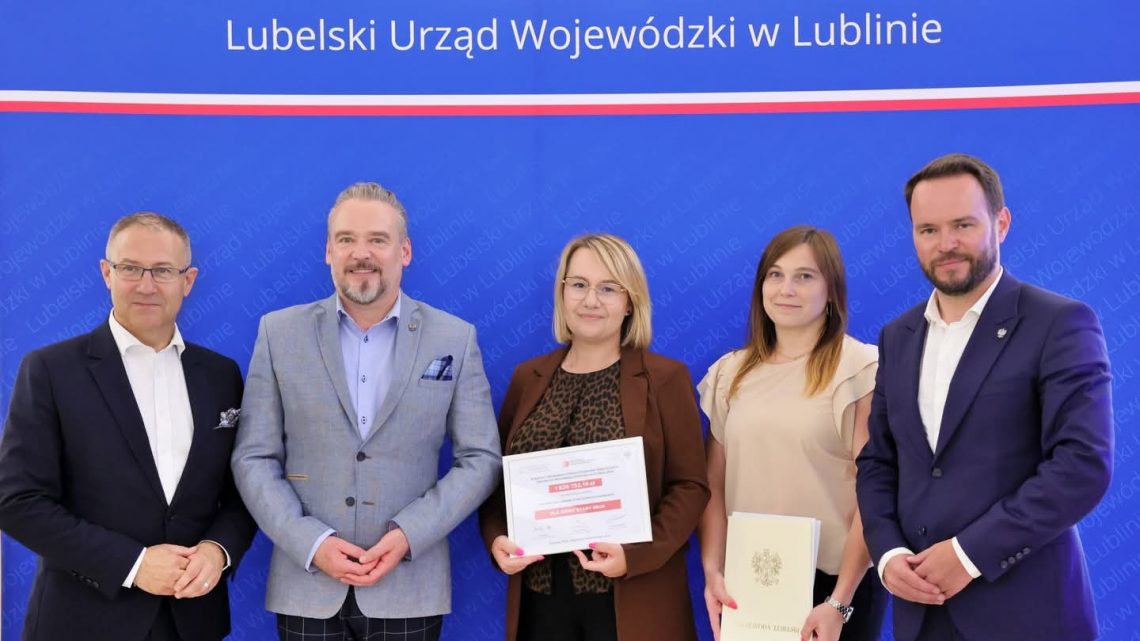Umowa podpisana na budowę drogi gminnej w msc Skorodnica – znacząca inwestycja dla gminy